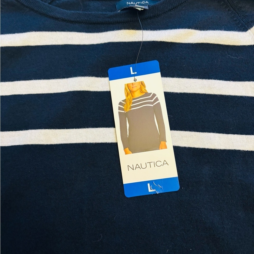 Nautica NWT Navy and White Striped Top - Picture 4 of 10